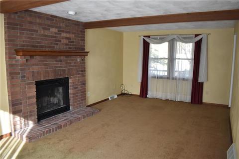 19 Barri Dr, Irwin, PA 15642 photo 6