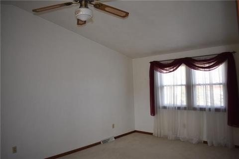 19 Barri Dr, Irwin, PA 15642 photo 12