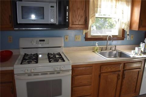 19 Barri Dr, Irwin, PA 15642 photo 7