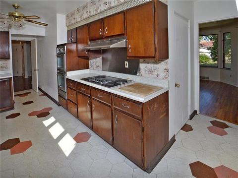 4938 Simmons Cir, Export, PA 15632 photo 3