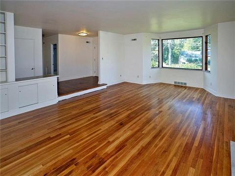 4938 Simmons Cir, Export, PA 15632 photo 9