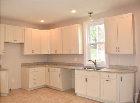 726 Pine St, Irwin, PA 15642 photo 4