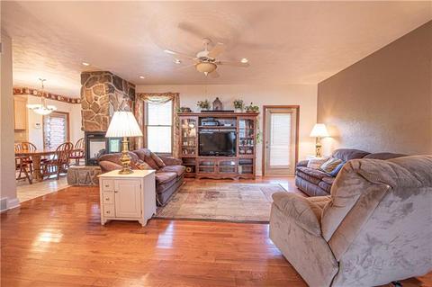 240 Durst Rd, Irwin, PA 15642 photo 7