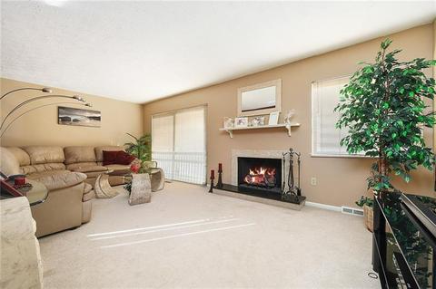 101 Williamsburg, Export, PA 15632 photo 2