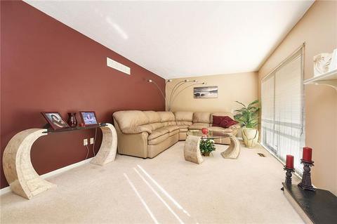101 Williamsburg, Export, PA 15632 photo 3