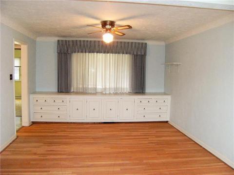 1308 Deerfield Dr, Monroeville, PA 15146 photo 5