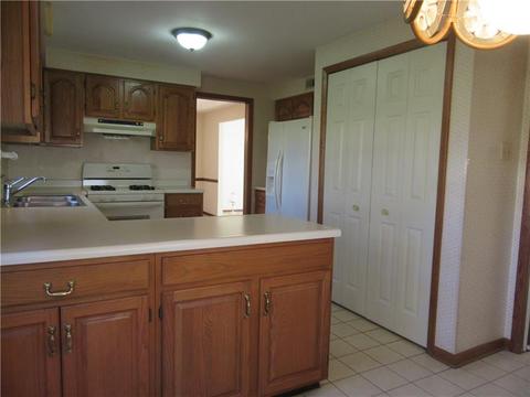 207 Cameron Dr, Irwin, PA 15642 photo 6