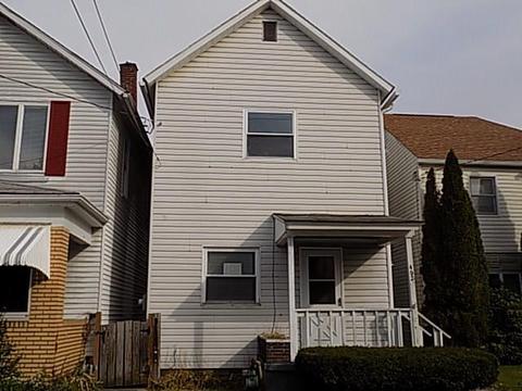 402 Longfellow St, Vandergrift, PA 15690 photo 1