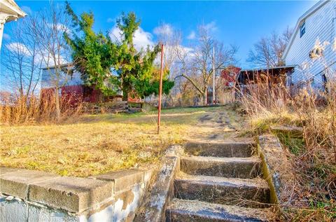 553 Stokes Ave, Braddock, PA 15104 photo 4