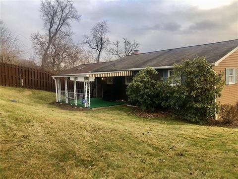 903 10th St, Irwin, PA 15642 photo 2