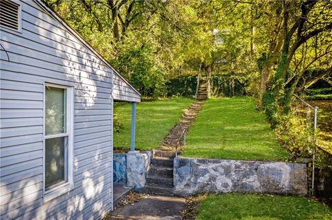 1121 Kirkpatrick Ave, North Braddock, PA 15104 photo 4