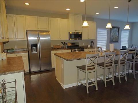 385 Brandywine Dr, Irwin, PA 15642 photo 4