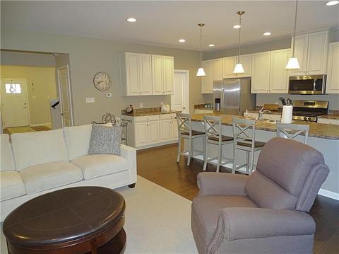 385 Brandywine Dr, Irwin, PA 15642 photo 8