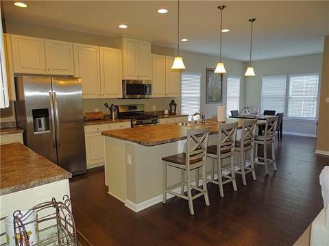 385 Brandywine Dr, Irwin, PA 15642 photo 2