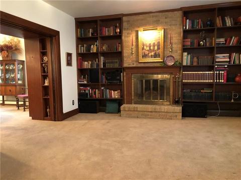 134 E Adams Ave, Vandergrift, PA 15690 photo 5