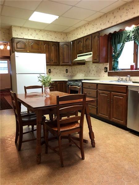 134 E Adams Ave, Vandergrift, PA 15690 photo 11