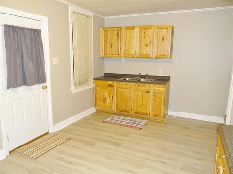 164 Main St, New Eagle, PA 15067 photo 3