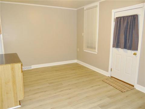 164 Main St, New Eagle, PA 15067 photo 4