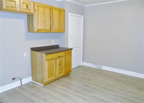164 Main St, New Eagle, PA 15067 photo 2