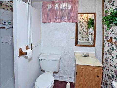716 Hemlock St, Irwin, PA 15642 photo 21