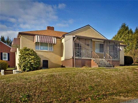 716 Hemlock St, Irwin, PA 15642 photo 1
