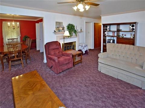 716 Hemlock St, Irwin, PA 15642 photo 5