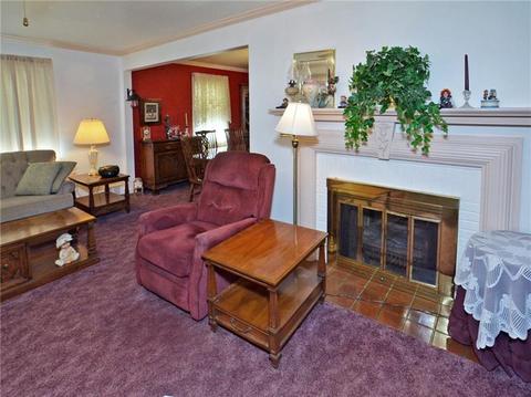 716 Hemlock St, Irwin, PA 15642 photo 4