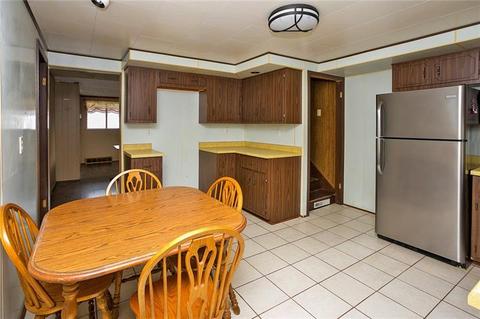 5833 Roosevelt Ave, Export, PA 15632 photo 12