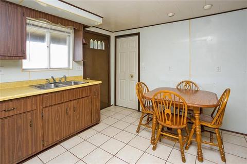 5833 Roosevelt Ave, Export, PA 15632 photo 11