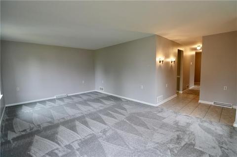 705 Ash St, Irwin, PA 15642 photo 3