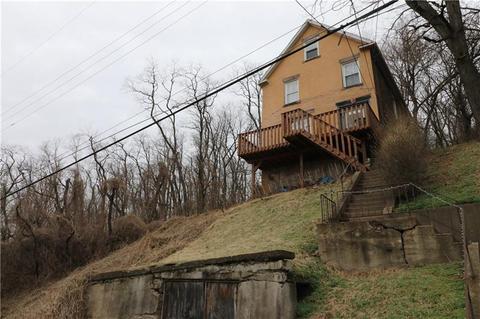 903 Spring St, Braddock, PA 15104 photo 1