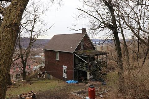 903 Spring St, Braddock, PA 15104 photo 2
