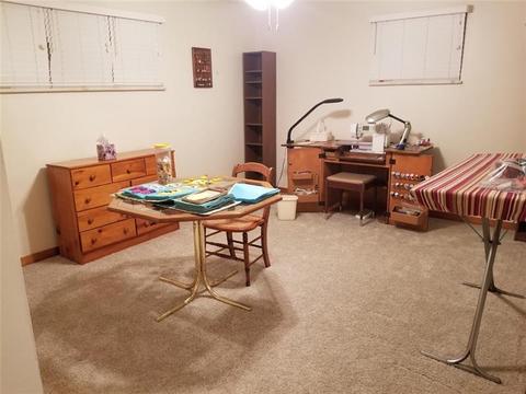 140 Cherry Ln, Irwin, PA 15642 photo 5