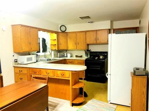 140 Cherry Ln, Irwin, PA 15642 photo 3