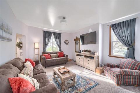 821 Fleming St, Coraopolis, PA 15108 photo 6