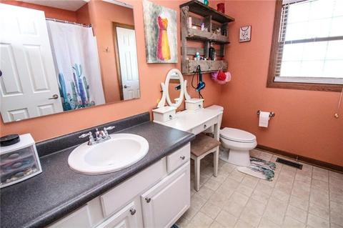 16 Downs Dr, Coraopolis, PA 15108 photo 16