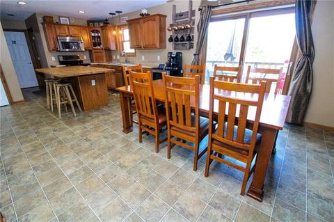16 Downs Dr, Coraopolis, PA 15108 photo 6