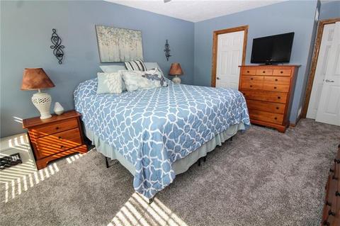 16 Downs Dr, Coraopolis, PA 15108 photo 11