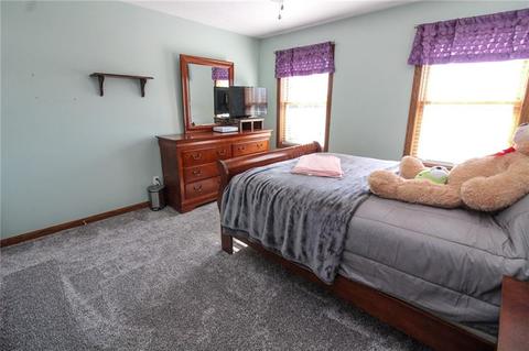 16 Downs Dr, Coraopolis, PA 15108 photo 13