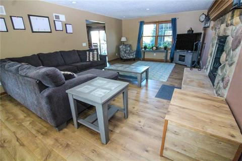 16 Downs Dr, Coraopolis, PA 15108 photo 4