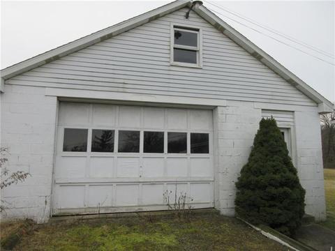 84 Valley Rd, Eighty Four, PA 15330 photo 2