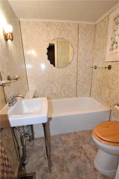802 8th St, Irwin, PA 15642 photo 10
