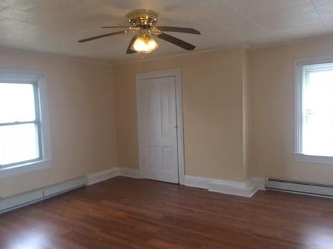 218 E 4th St, Derry, PA 15627 photo 17