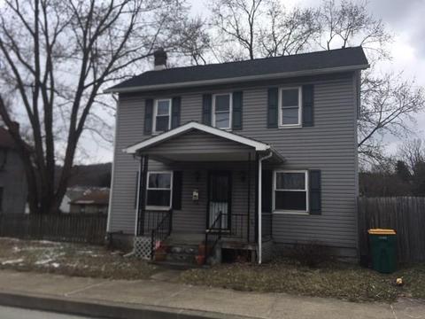 218 E 4th St, Derry, PA 15627 photo 2