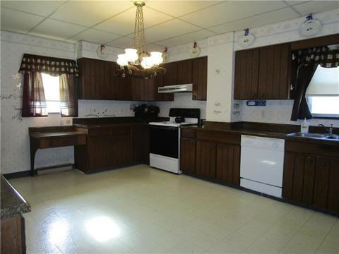 321 E 2nd, Derry, PA 15627 photo 4