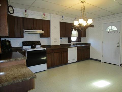 321 E 2nd, Derry, PA 15627 photo 2