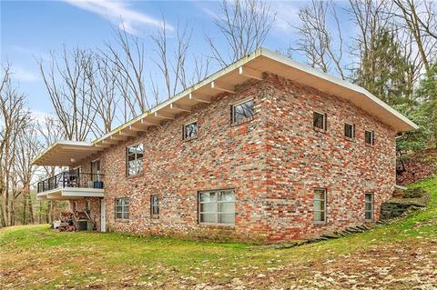 4912 Simmons Cir, Export, PA 15632 photo 2