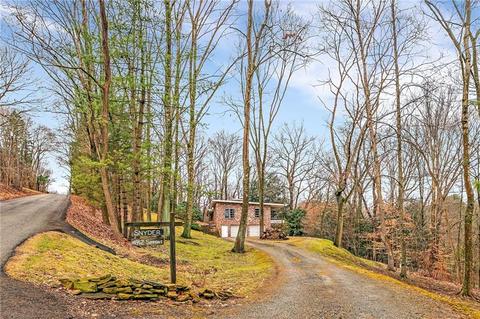 4912 Simmons Cir, Export, PA 15632 photo 3