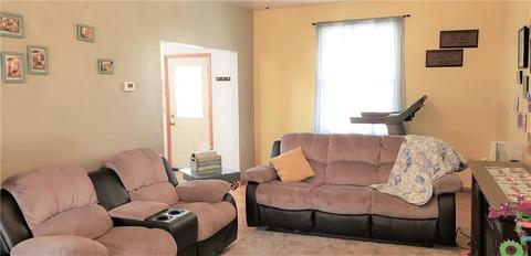 133 Custer Ave, Vandergrift, PA 15690 photo 10