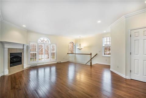 529 E Vanderbilt Dr, Mars, PA 16046 photo 5